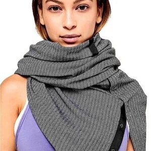 lululemon athletica vinyasa black and grey herringbone scarf